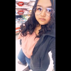 Meet your Posher, Nicohl melendez